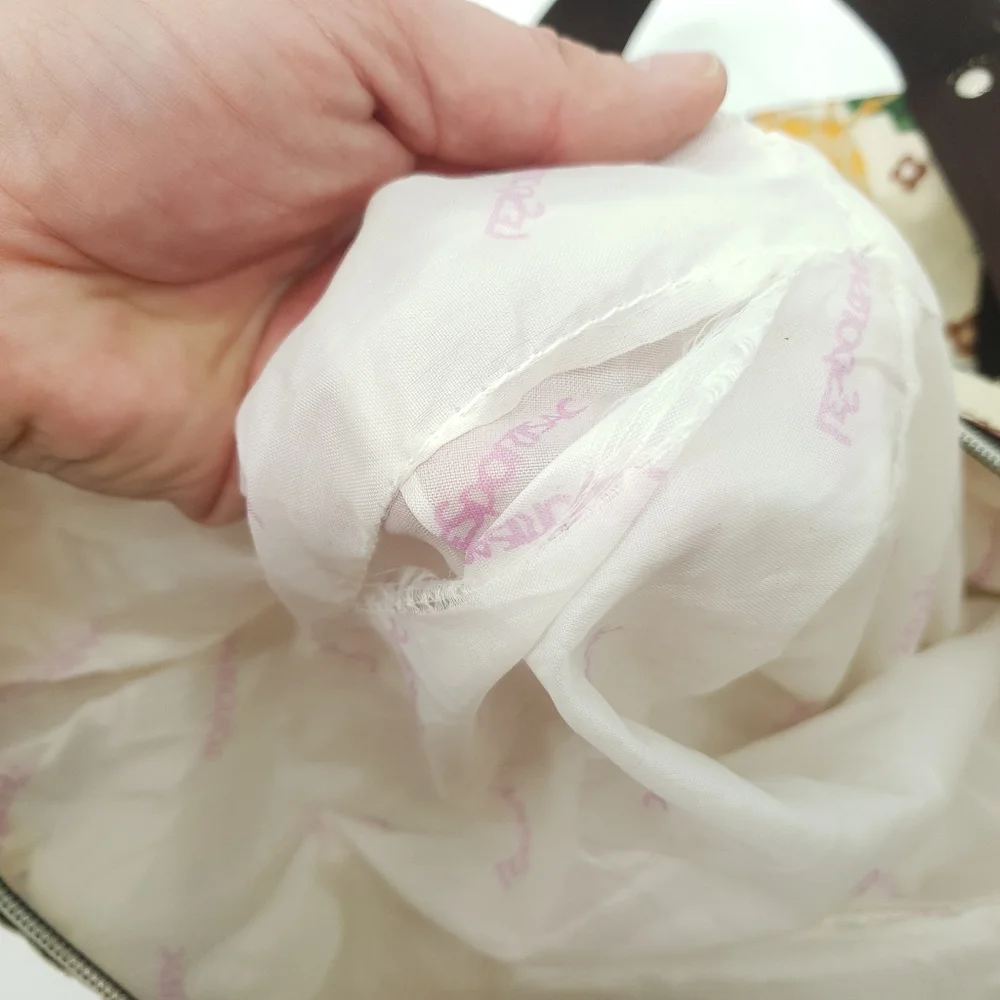 LeSportSac Small Duffle Bag Wild Animal Print Lion Giraffe Elephant Cream - Picture 11 of 12